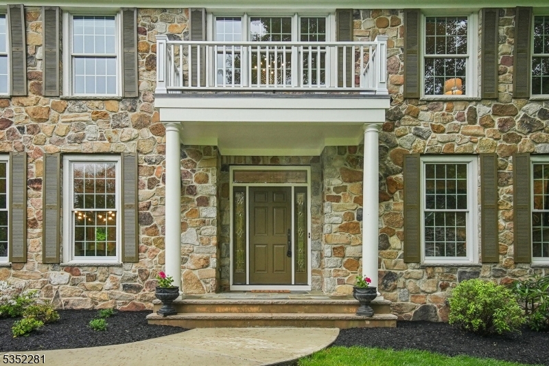 33 Elliott Rd