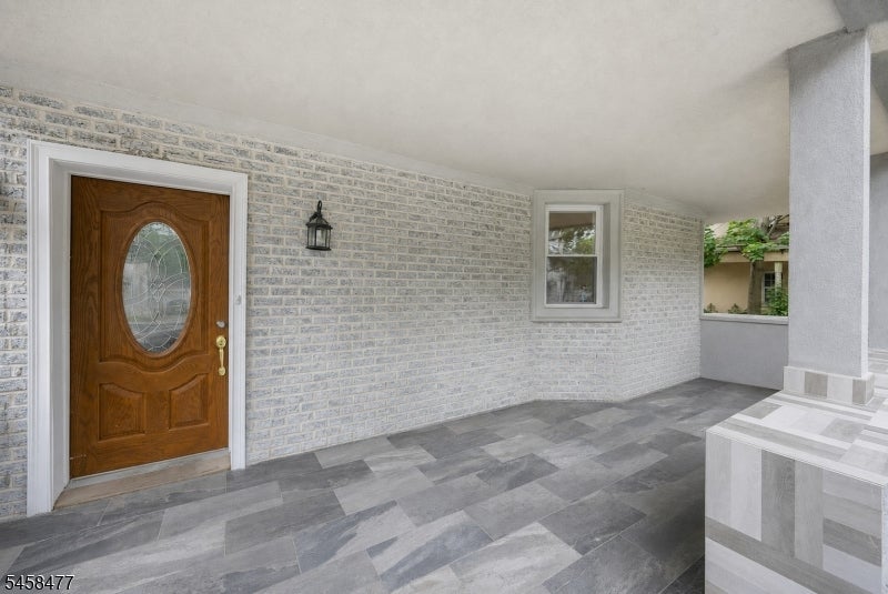 58 Ingraham Pl