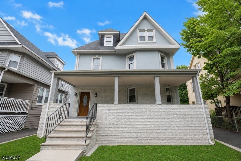 58 Ingraham Pl