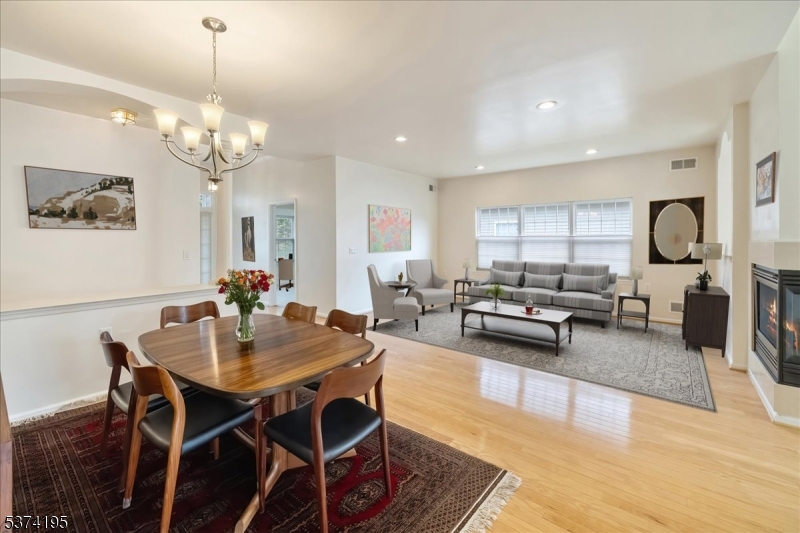 20 Daulton Dr