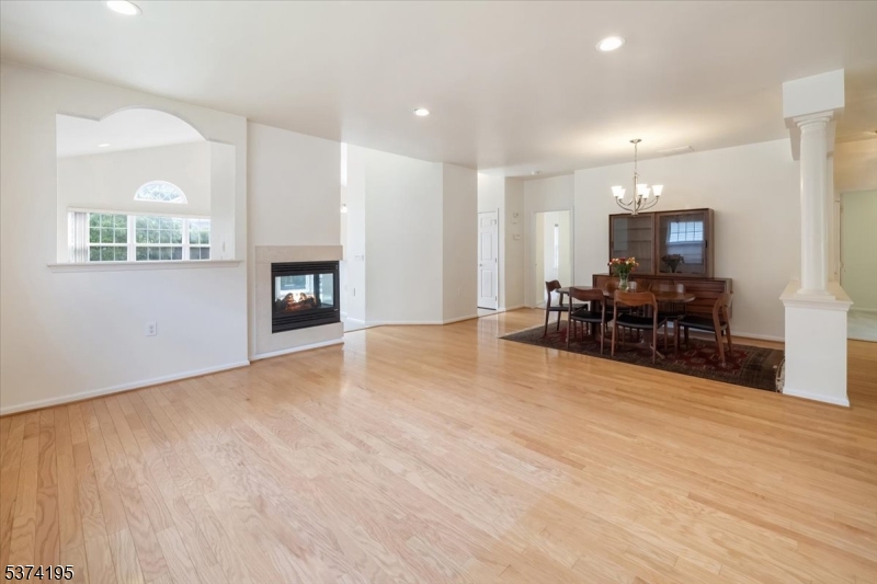 20 Daulton Dr
