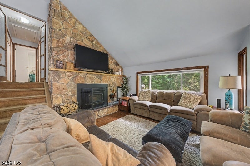 451 W Brook Rd