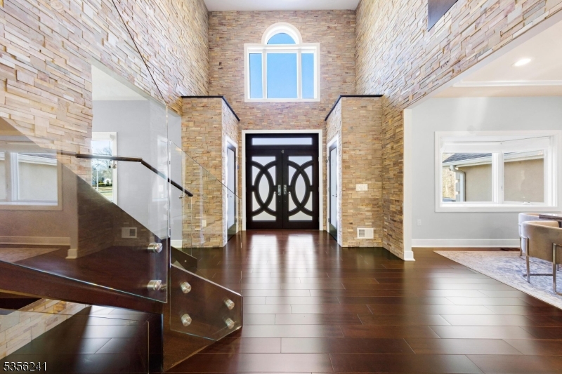 6 Alex Ct