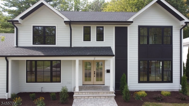 2 Byron Ct
