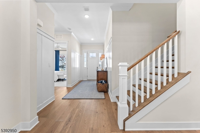 40 Sanctuary Ln