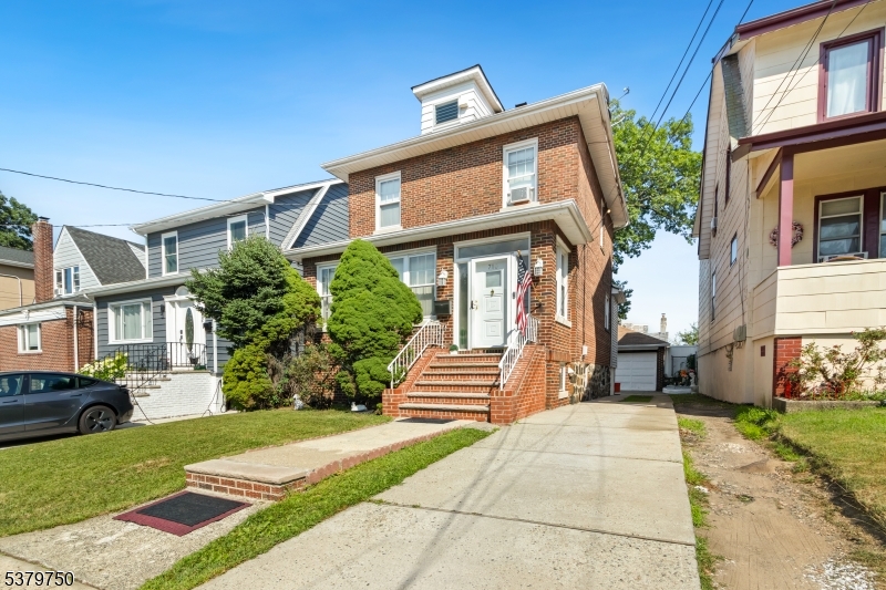 710 Hillside Ave