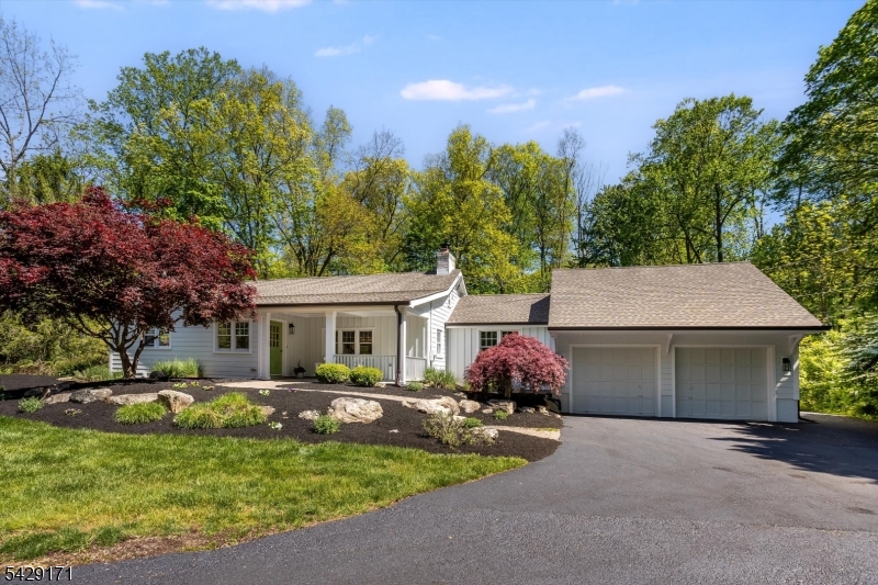 3 Laurel Pl