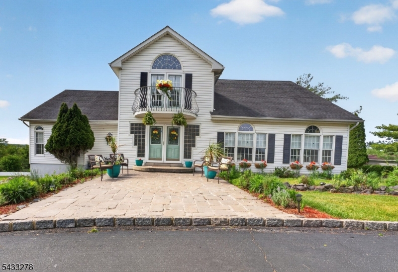 103 Oak Crest Dr