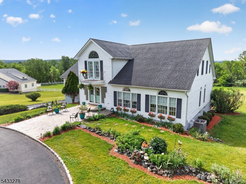 103 Oak Crest Dr