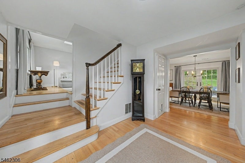 6 Peppermill Ct