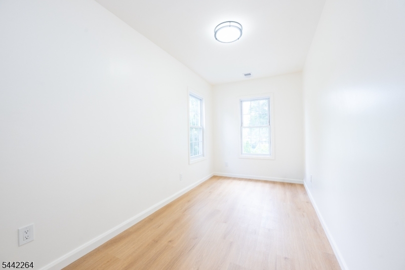 231 Waverly Pl 2