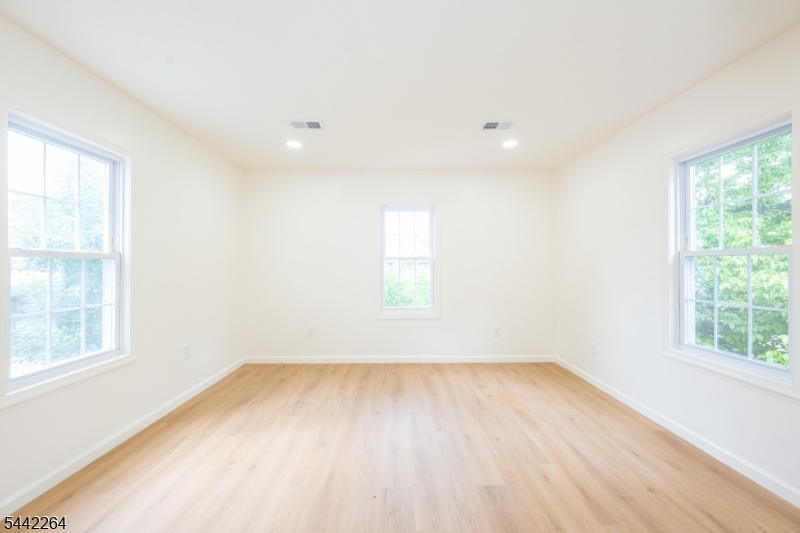231 Waverly Pl 2