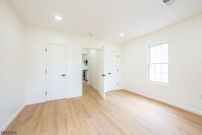 231 Waverly Pl 2
