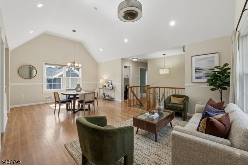 81 Hudson Ave