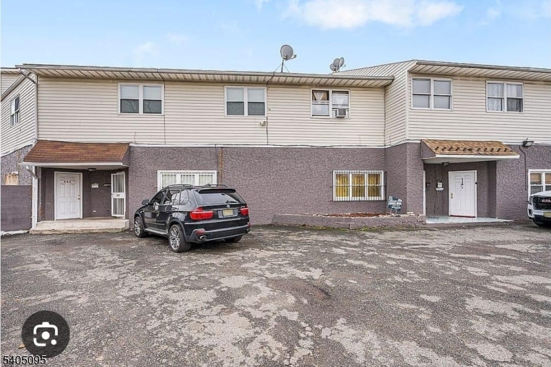 604 Livingston St c2