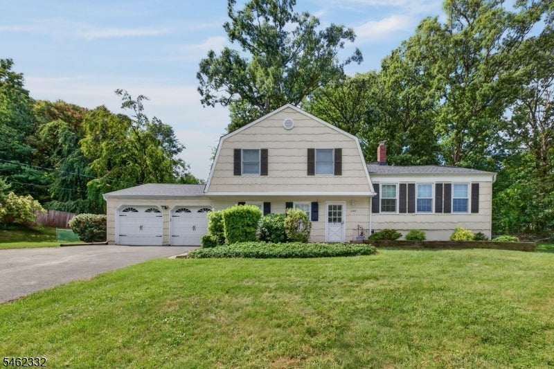 1163 Colonial Way