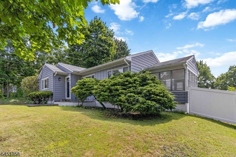 22 Highland Ave