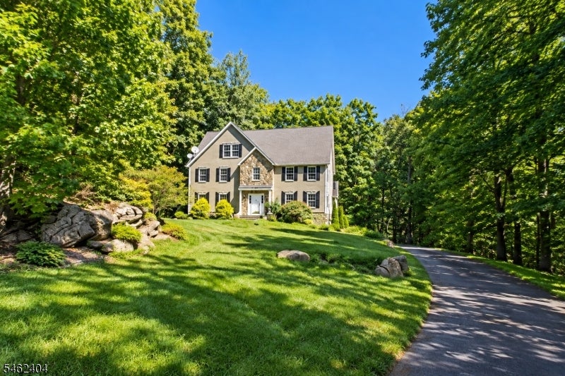 14 Hidden Valley Dr