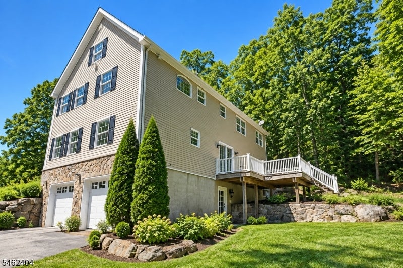 14 Hidden Valley Dr
