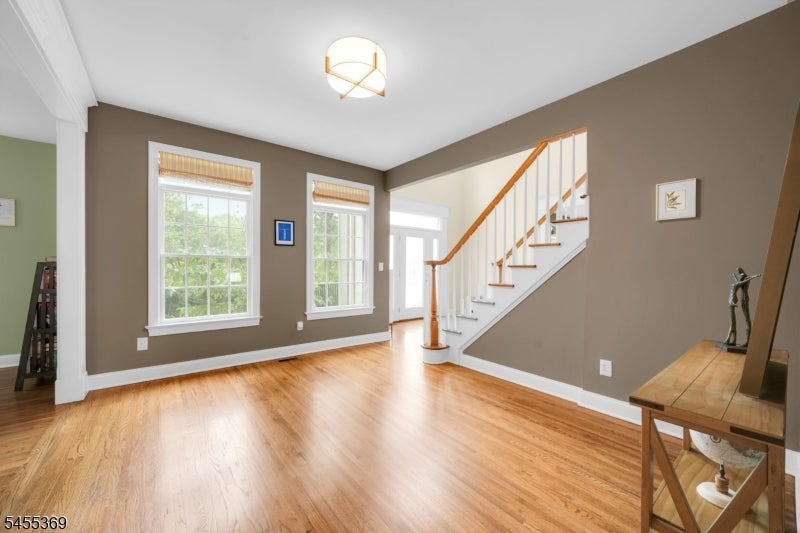 189 Western Ave