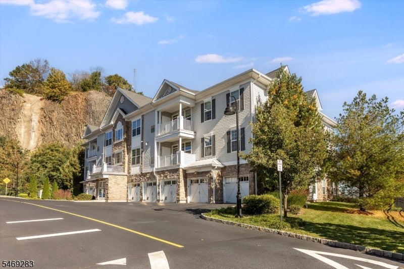 98 Quarry Dr B2