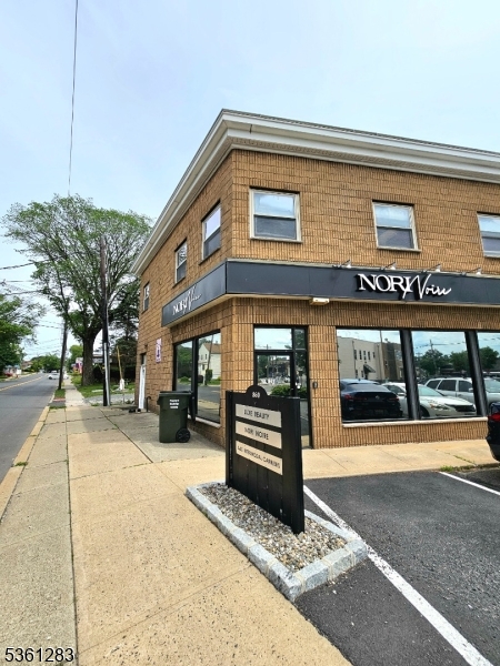 860 King George Rd