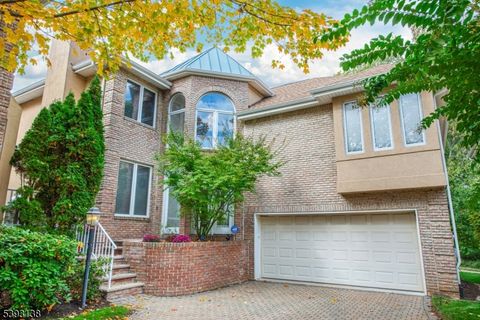 Photo of 237 Grand Cypress Ct, Holmdel, NJ 07733 (MLS # 3994196)