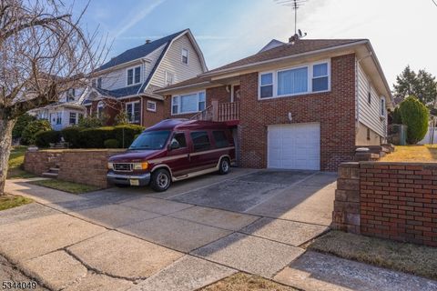 10 Pleasant Pl Kearny Town NJ 07032