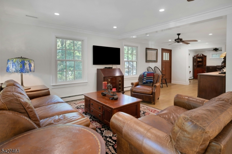 4 Farview Ave