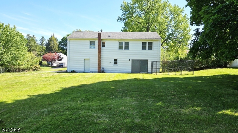 8 Hillside Rd