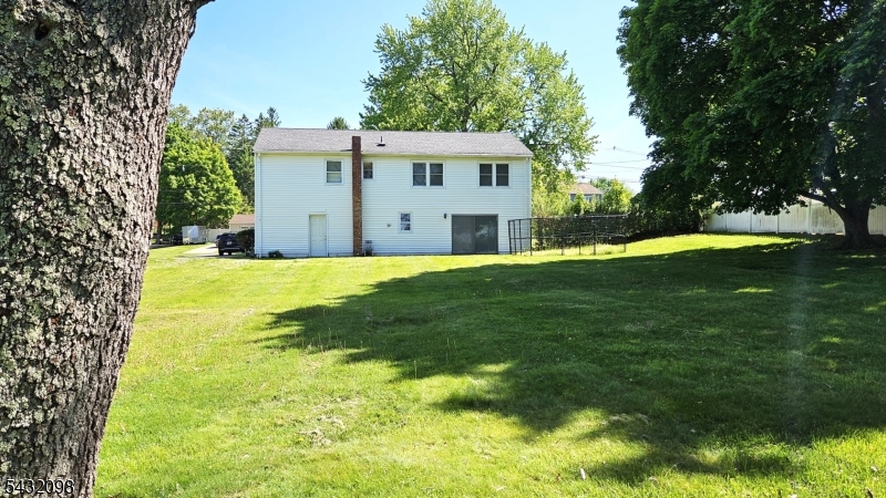 8 Hillside Rd