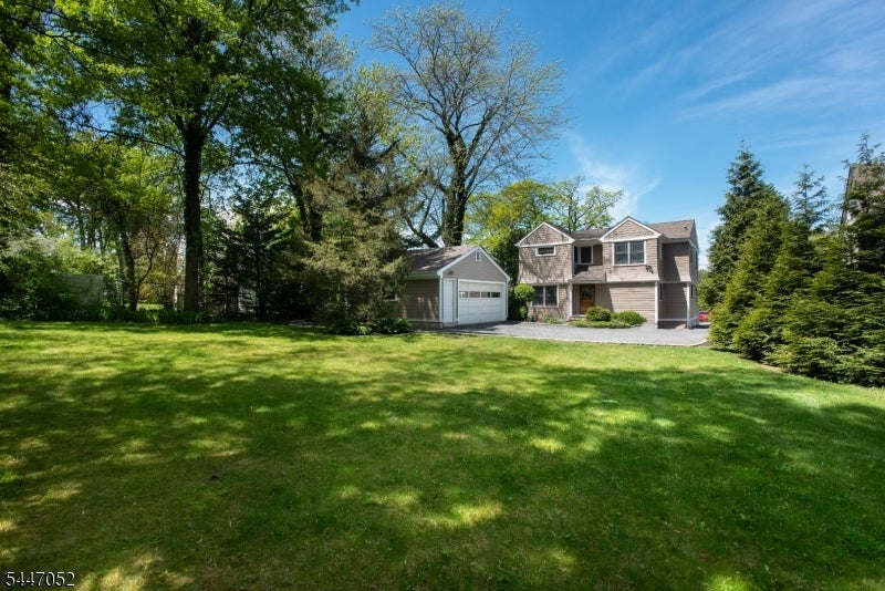 30 Gates Ave