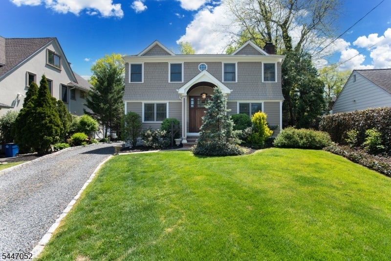 30 Gates Ave