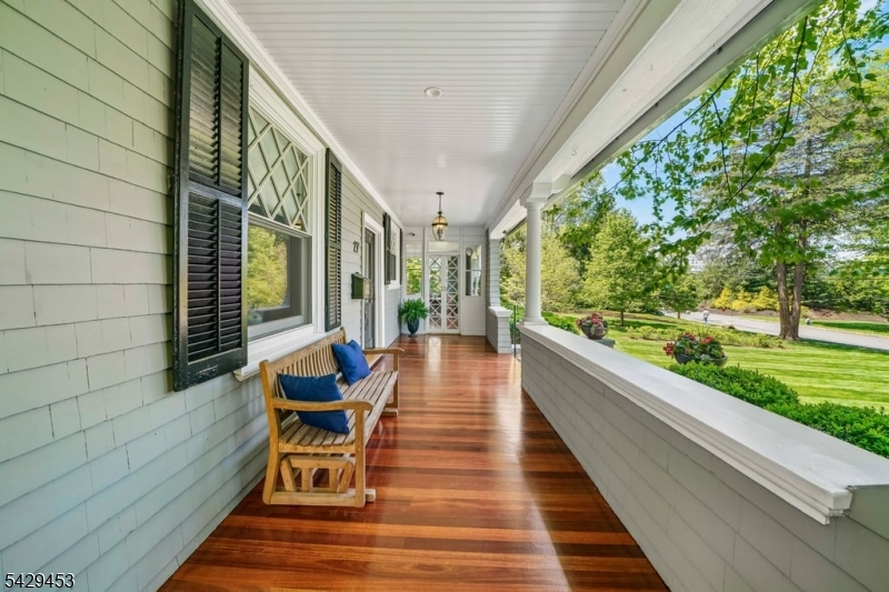 27 Bedford Rd