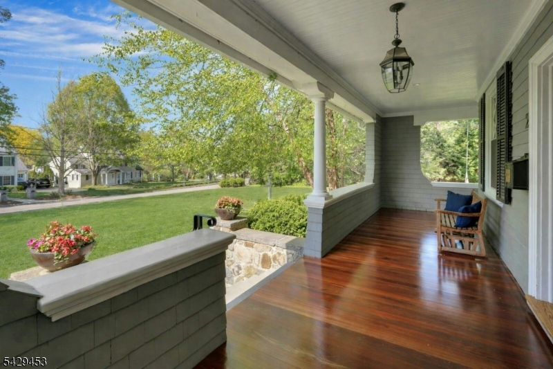 27 Bedford Rd
