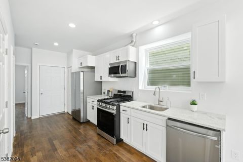 196 Malvern St Newark City NJ 07105