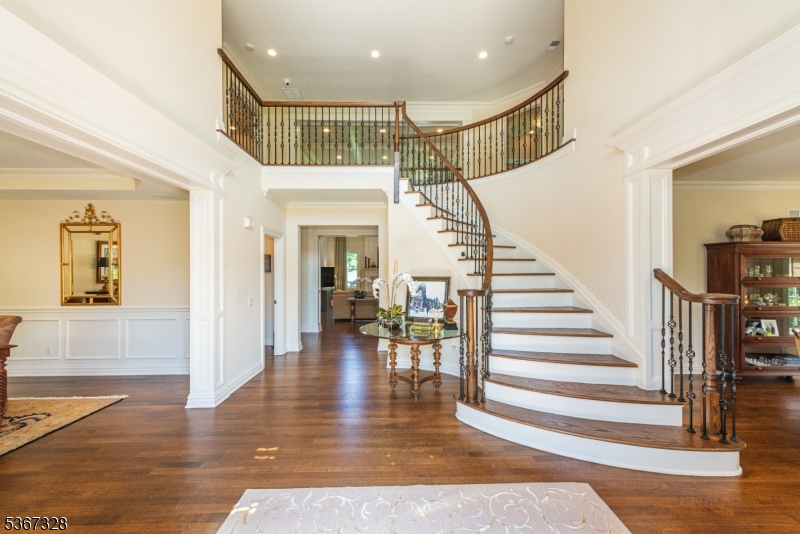 8 Philhower Ct