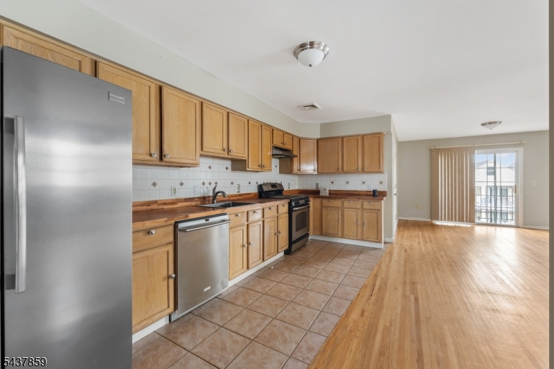 244 Clark Pl 2