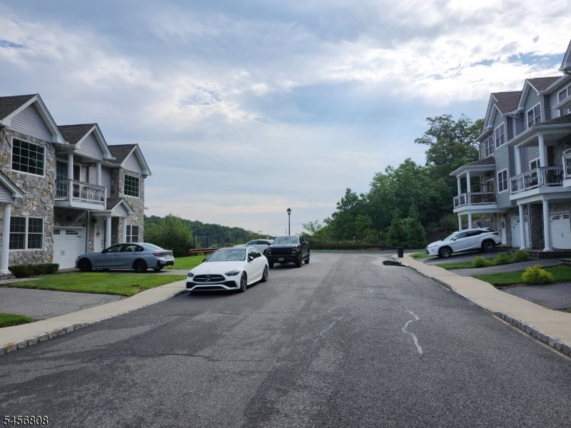 65 Halina Ln