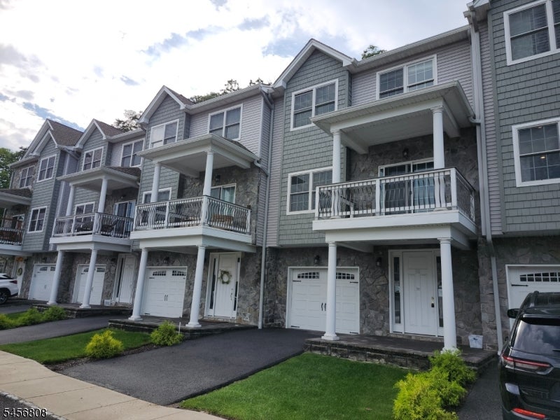 65 Halina Ln