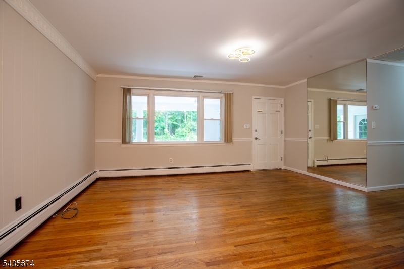 69 Monmouth Ave