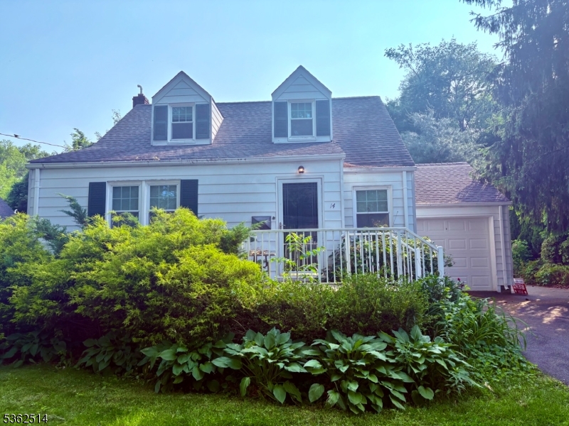 14 Center Dr