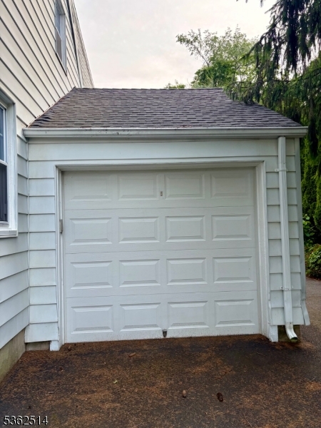 14 Center Dr