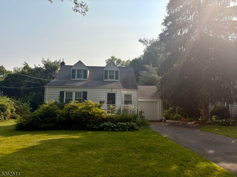 14 Center Dr