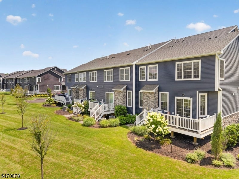 105 Valentino Dr