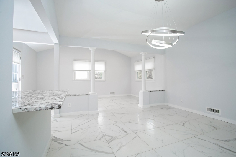 5 Korwel Circle  East