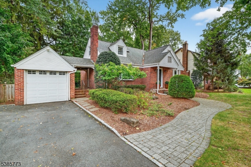 24 S Lyle Ave