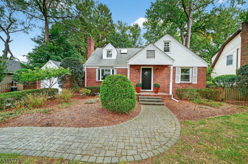 24 S Lyle Ave