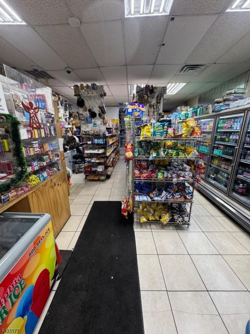 369 Bloomfield Avenue