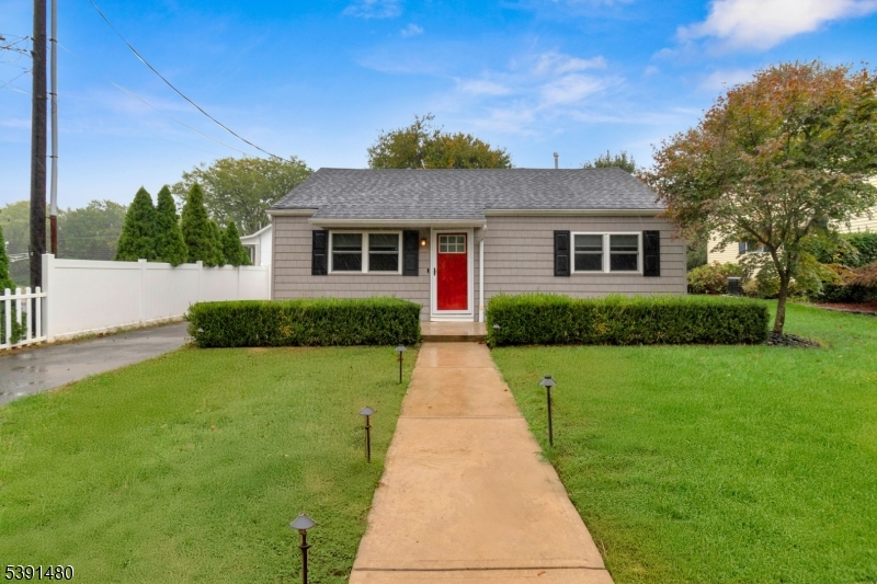 16 Irwin Ave